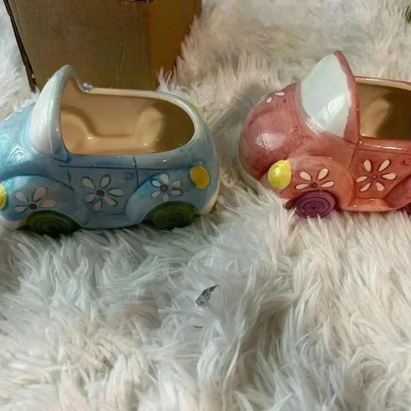 VW convertible, bug planters.‎ New - Picture 1 of 11